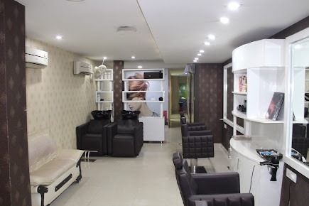 Salon Styling Chairs and Wash Basins